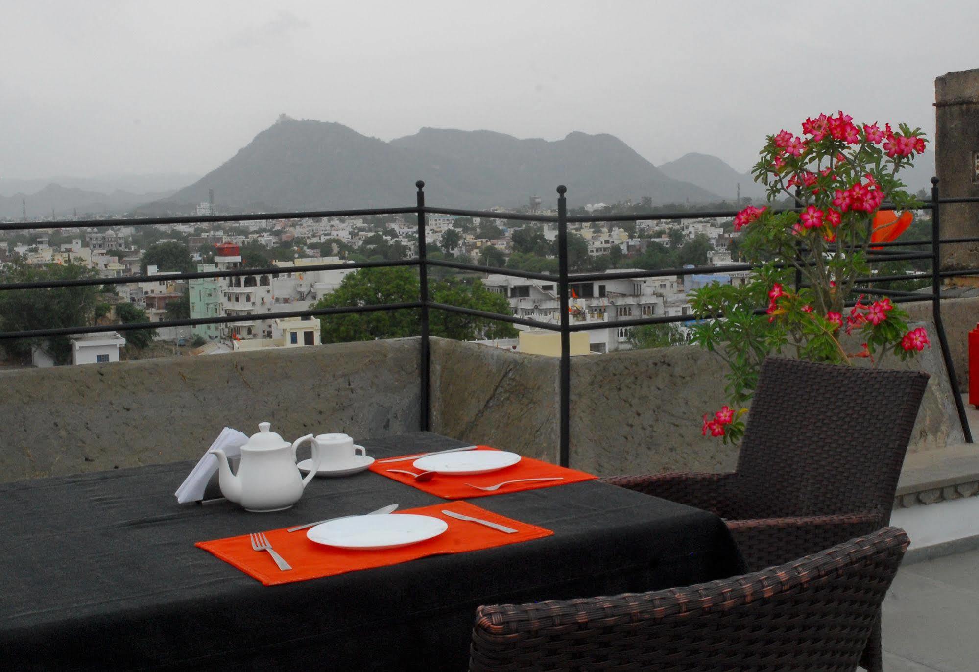 Hotel Madri Haveli Udaipur Exterior foto